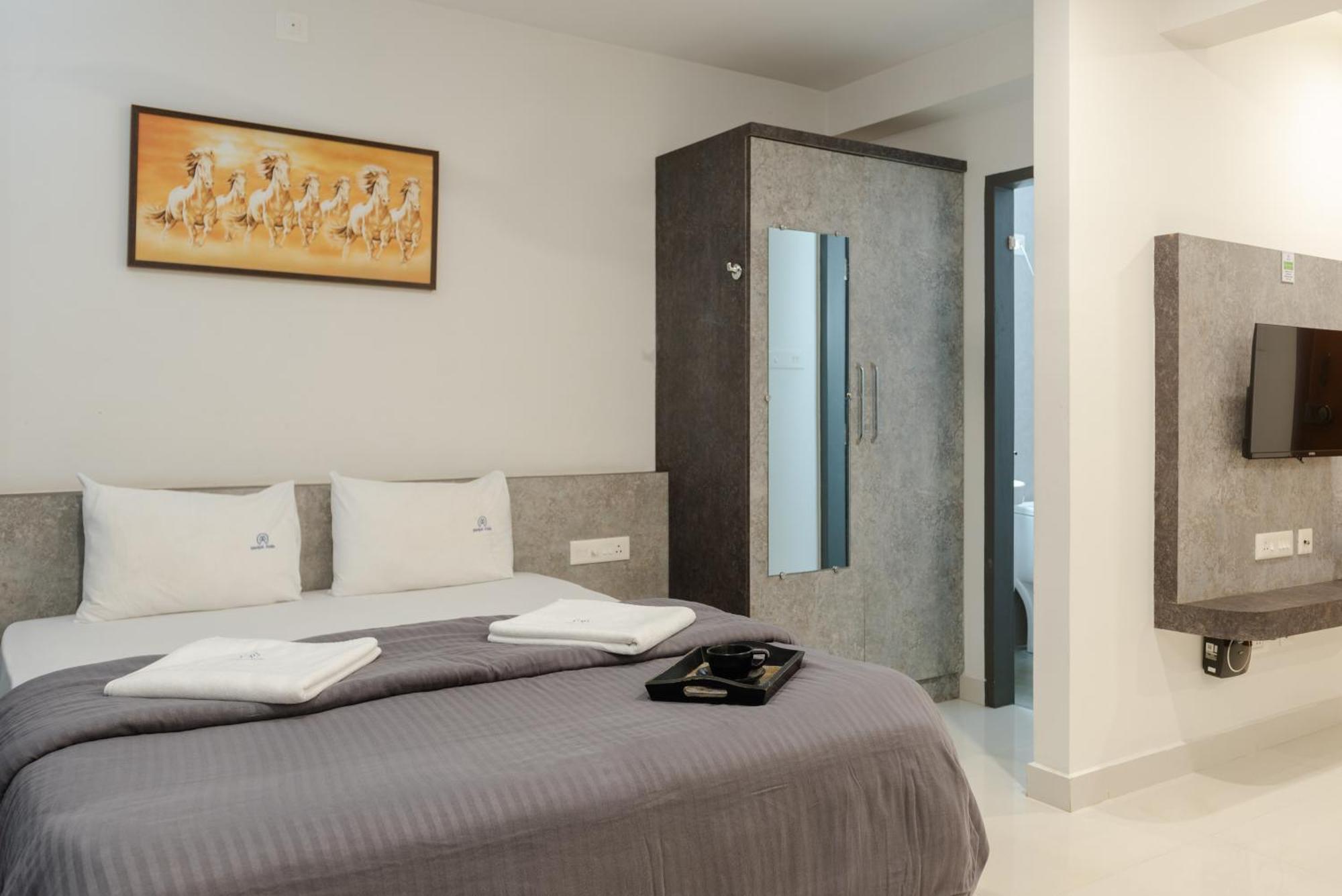 Manipal Atalia Service Apartments Экстерьер фото